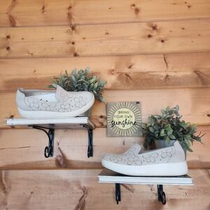 OTBT Coexist Floral Perforated Daisy Slip On Platform Sneaker Stretch Suede 6.5M